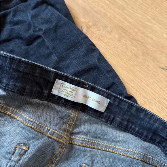 Levi's Mid Rise Bootcut Jeans - Picture 3 of 4